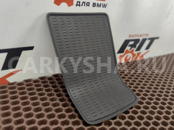 Коврик центральной консоли BMW 3er оригинальный номер 51 16 6 960 695, 51 16 6 960 695, 51166960695, 6960695