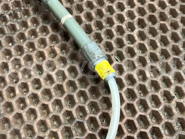 Троса ручного тормоза BMW X1 