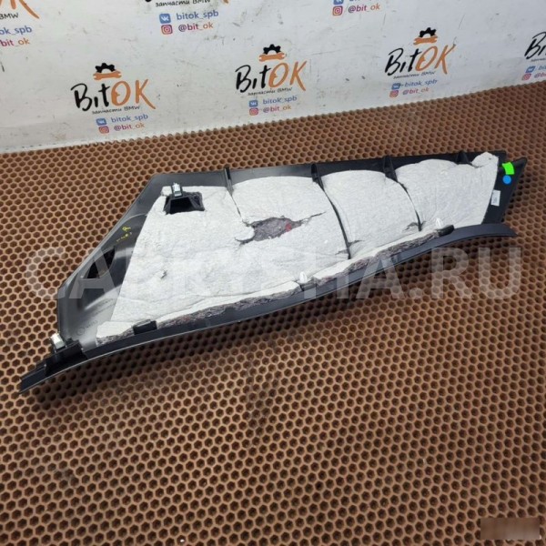 Накладка стойки BMW X1 