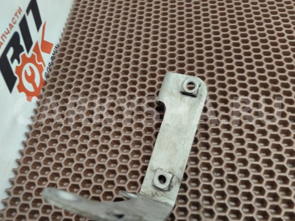 Кронштейн глушителя BMW X1 