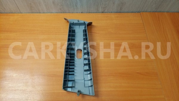 Обшивка центральной стойки верхняя правая Mitsubishi Outlander 