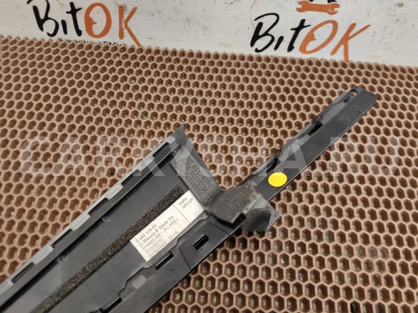 Молдинг двери BMW X1 