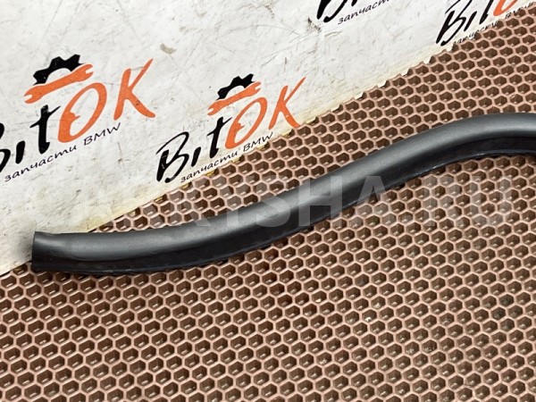 Уплотнитель капота BMW X1 