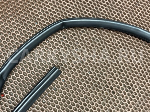 Уплотнитель дверного проема BMW X1 