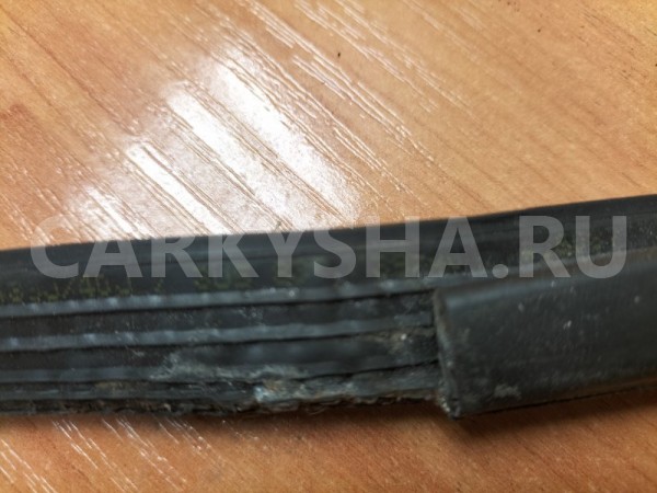 Уплотнитель стекла двери задний левый Volkswagen Volkswagen Passat 