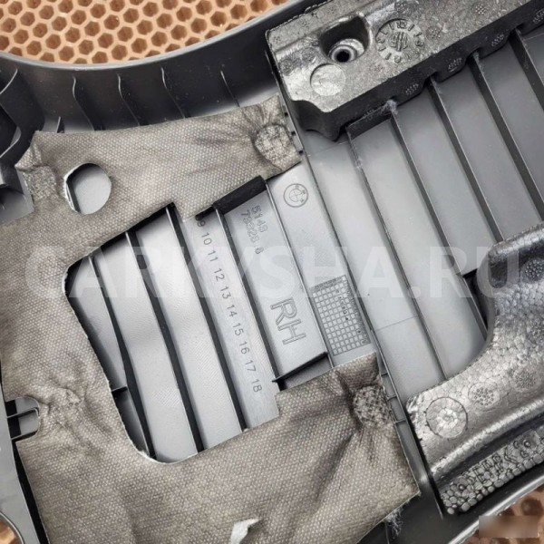 Накладка центральной стойки BMW X1 