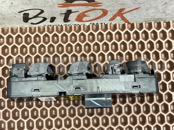 Блок управления стеклоподъемниками BMW X3 