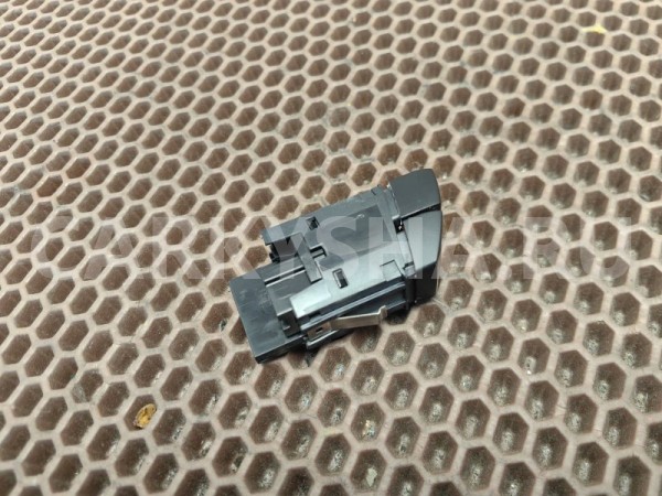 Кнопка аварийки BMW X1 