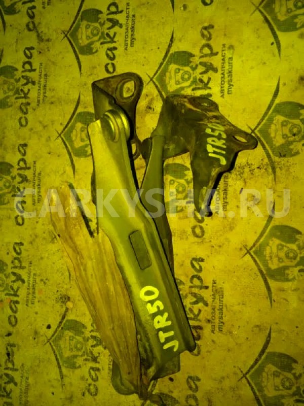 Петля капота Nissan Terrano 