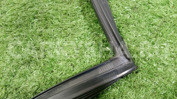 Уплотнитель стекла двери Kia Soul II (2013—2016) Kia Soul оригинальный номер 83530B2000