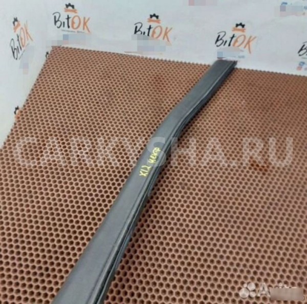 Уплотнительная резинка моторного отсека BMW X1 