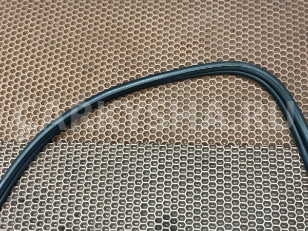 Уплотнитель багажника BMW 3er 