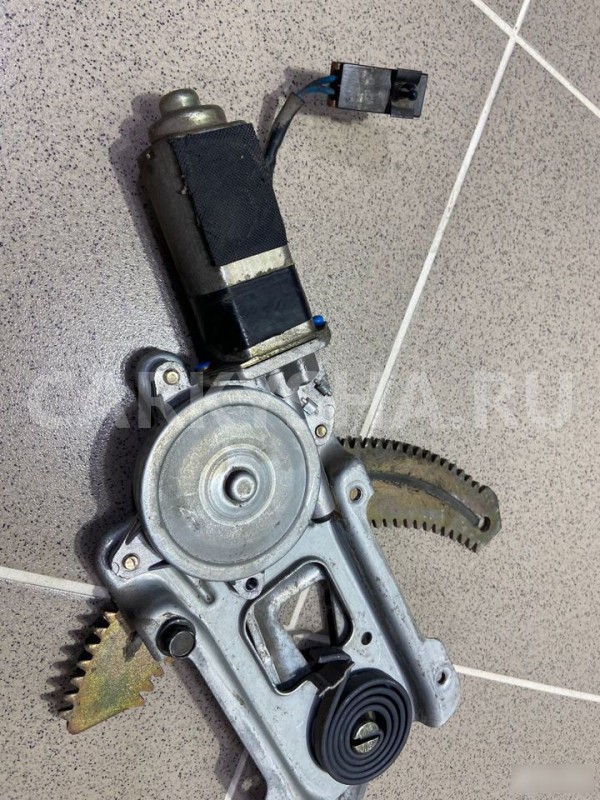 Стеклоподъемник передний левый Nissan Laurel 2000 Nissan Laurel 