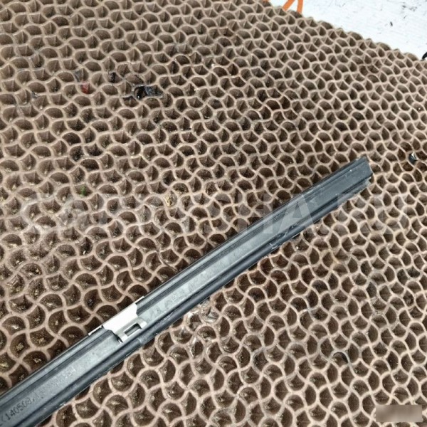 Уплотнитель стекла BMW X6 