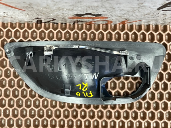 Накладка внутренней ручки двери BMW 5er оригинальный номер 51 41 7 226 363, 7226353, 51417226353, 51 41 7 226 353, 51 41 7 226 363, 51417226363, 7226363, 51 41 7 226 355, 51417226355, 7226355