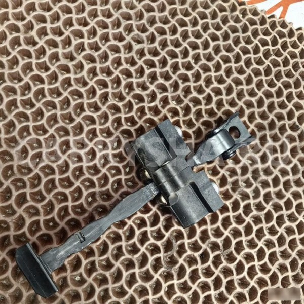 Ограничитель двери BMW 2er 