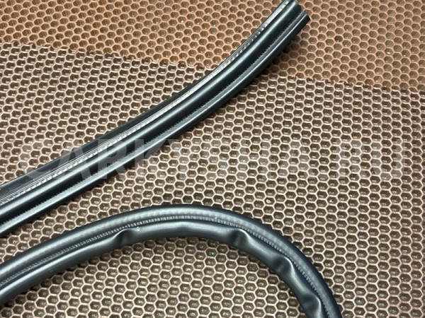 Уплотнитель багажника BMW 2er 