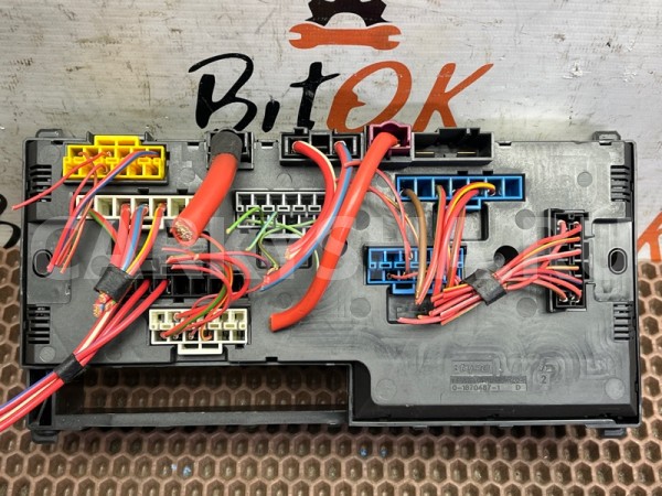 Блок предохранителей салонный BMW 5er 