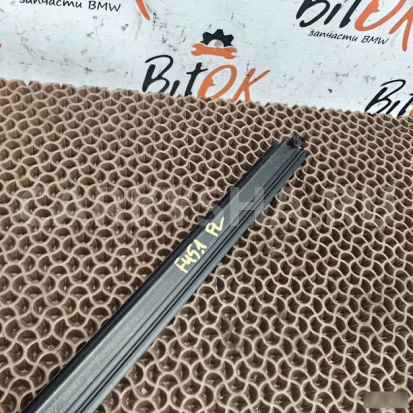 Уплотнитель стекла BMW 2er 