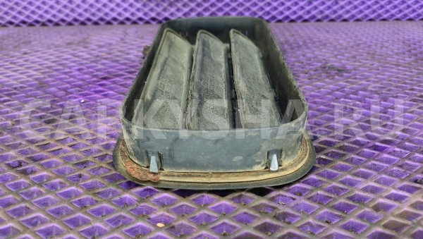 Решетка вентиляции кузова Mercedes-Benz W124 Mercedes-Benz W124 оригинальный номер 1248370230