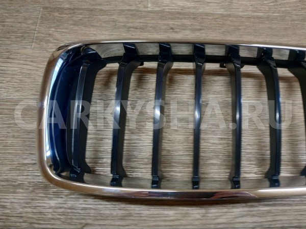 Решетка радиатора левая BMW 4er оригинальный номер 51137294817