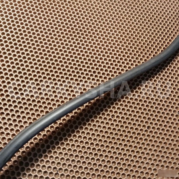 Уплотнитель капота BMW X3 