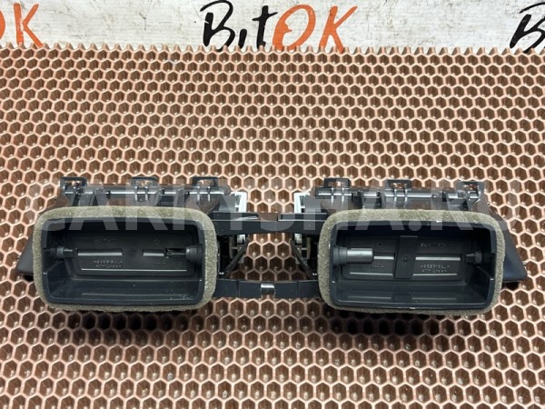 Дефлектор обдува центральный BMW X1 