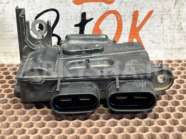 Распределитель B+ под капотом BMW X3 