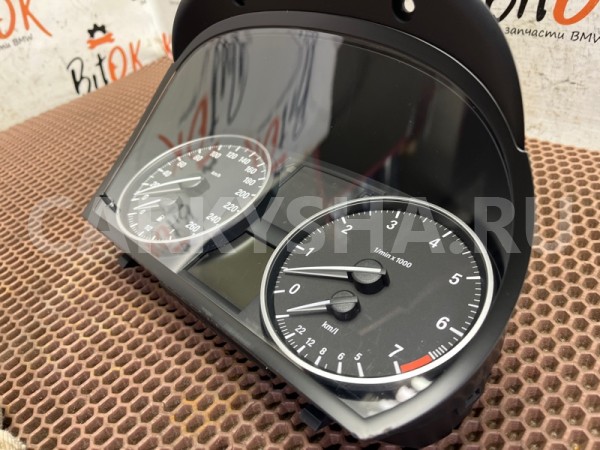 Панель приборов BMW X1 