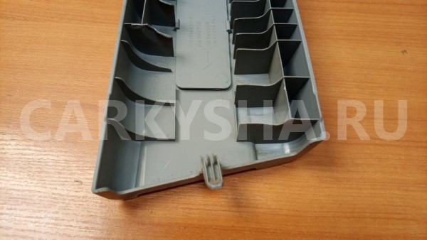 Обшивка центральной стойки верхняя левая Mitsubishi Outlander 