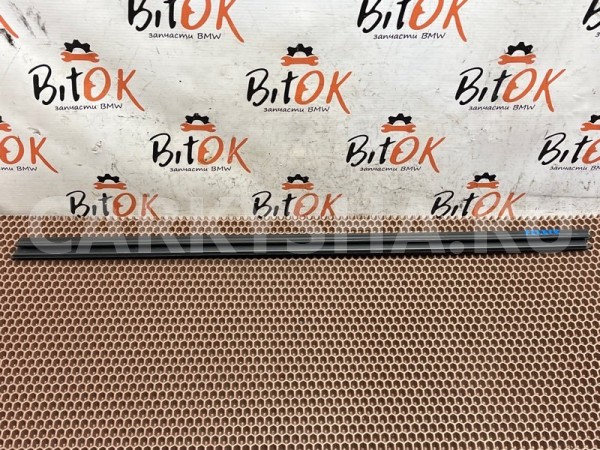 Уплотнитель шахты стекла двери BMW X3 