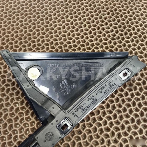 Молдинг двери вертикальный BMW 2er 