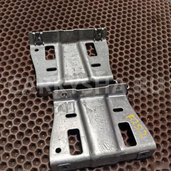 Кронштейн теплоэкрана среднего BMW X3 