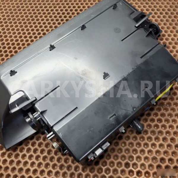 Ящик в торпедо BMW X1 