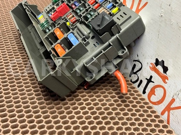 Блок предохранителей BMW X1 