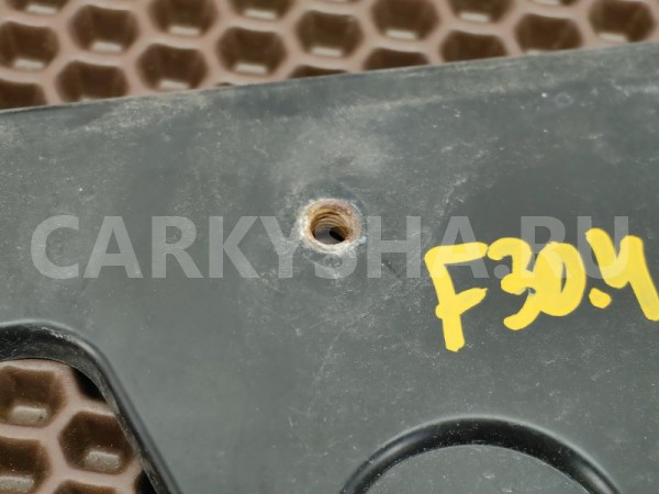 Площадка номерного знака BMW 3er 