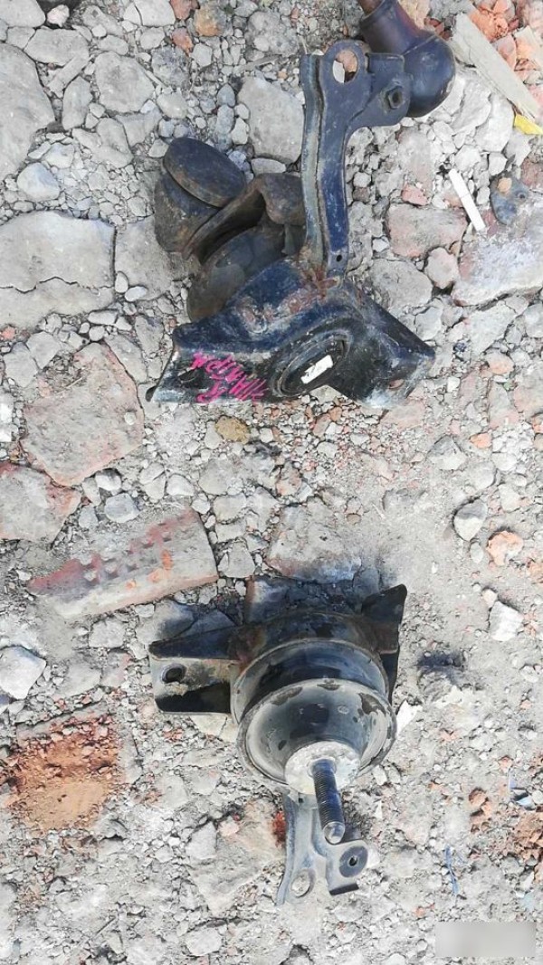 Подушка двигателя Hyundai Elantra III рестайлинг (2003—2010) Hyundai Elantra оригинальный номер 218302D050