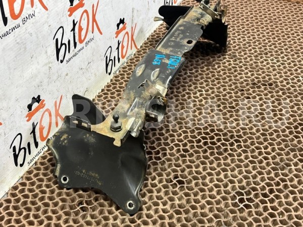 Кронштейн воздуховода BMW 7er 