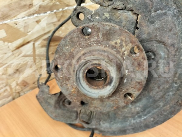 Кулак поворотный передний правый Volkswagen Passat Volkswagen Passat 