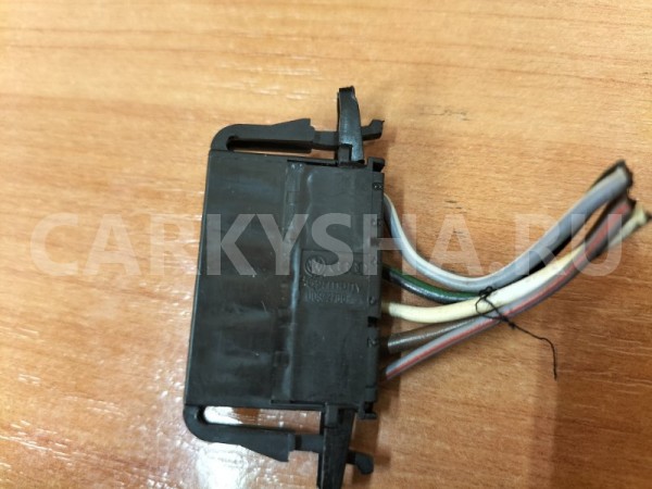 Разъем на задний фонарь Volkswagen Polo MK5 CGGB Volkswagen Polo 