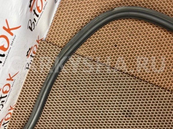 Уплотнитель багажника BMW X3 