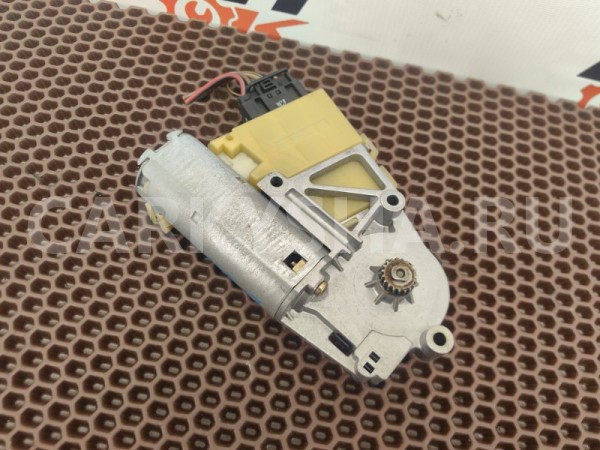 Моторчик люка BMW 5er 