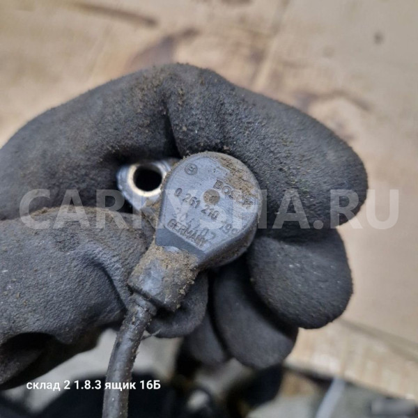 Датчик коленвала Volkswagen Golf, Mk4 aqy 2.0 Volkswagen Golf оригинальный номер 0261210199