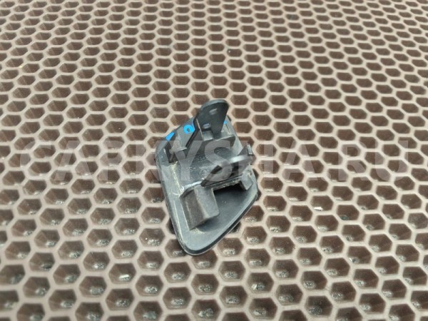 Крышка форсунки омывателя фары BMW X5 