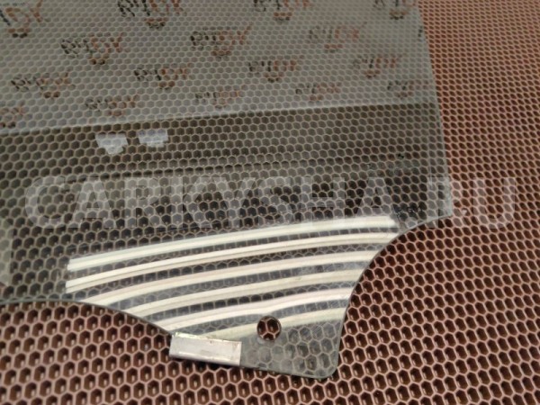 Стекло двери BMW X3 