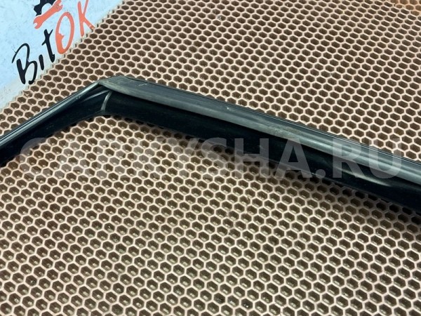 Уплотнитель стекла двери BMW 5er 