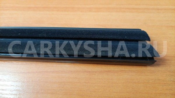 Уплотнитель стекла двери (бархотка внутренняя) Mitsubishi Outlander 
