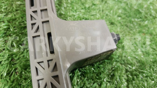 Направляющая стекла двери Kia Soul II (2013—2016) Kia Soul оригинальный номер 83550B2000