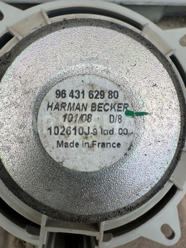 Динамик о задней двери Peugeot 308 Citroen C3 оригинальный номер 9643162980