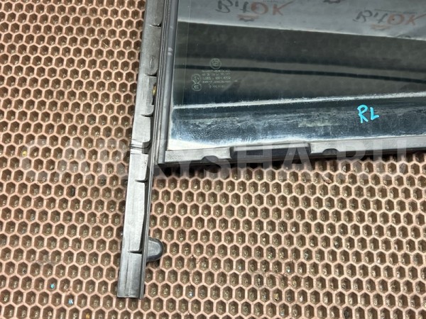 Стекло двери глухое BMW 7er 